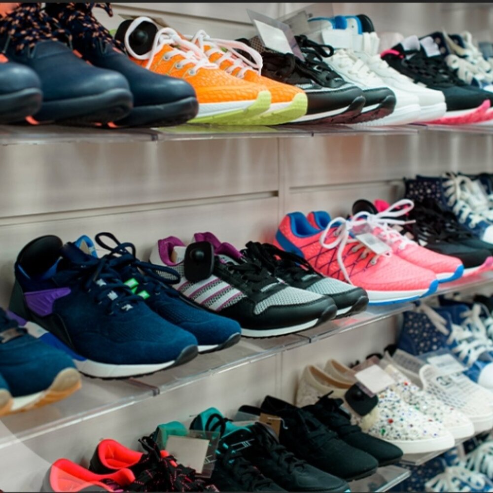 Shoes for everyone, running, elegant, boots and sandals for children and adults.